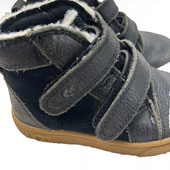 UGG Rennon II Style Boots Toddler Size 6 Leather Black Hightop - Picture 2 of 5